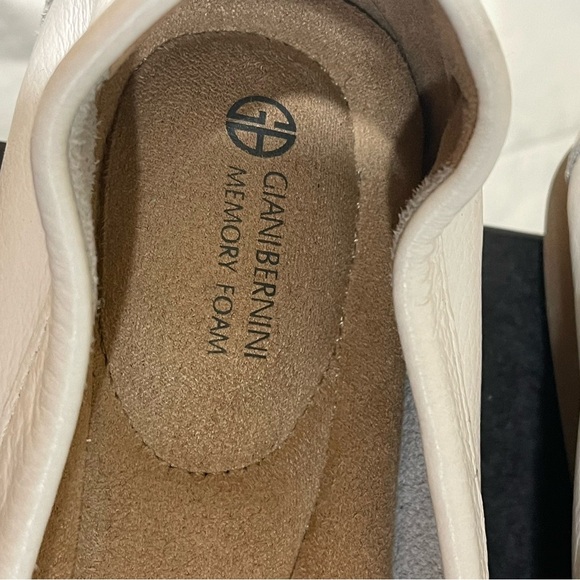 Guano Bernini like new leather memory foam slip on loafers sz7 - Picture 6 of 9